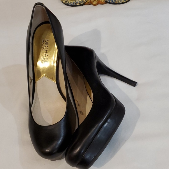 Michael Kors Leather Platform Heals - Picture 13 of 15